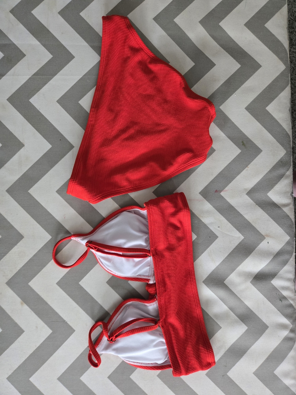 Bikini - Picture 2 of 3